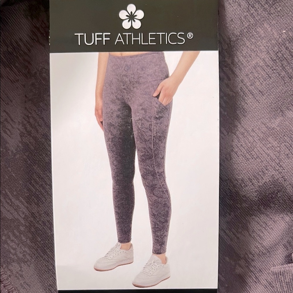 S: 💜 Tuff Athletics Textured Plum Leggings